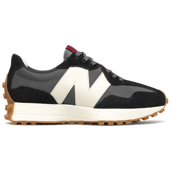 Buty damskie New Balance WS327KC – czarne. Czarne obuwie sportowe damskie New Balance, bez wzorów, z nylonu. Za 579.99 zł.