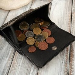 Paolo Peruzzi Portfel damski skórzany mały w kroko czarny z ochroną RFID AL-03-BL. Brązowe portfele damskie Paolo Peruzzi, bez wzorów. Za 111.82 zł.