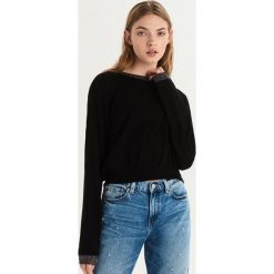 Sweter z połyskującą lamówką - Czarny. Swetry damskie marki Sinsay. Za 39.99 zł.