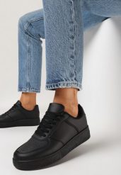 Czarne Sneakersy na Grubej Podeszwie z Ekoskóry z Przeszyciami Geriada. Czarne obuwie sportowe damskie Born2be, bez wzorów. Za 79.99 zł.