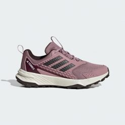 Buty Tracefinder Trail Running. Brązowe obuwie sportowe damskie Adidas, bez wzorów, z gumy, do biegania, adidas terrex. Za 299.00 zł.