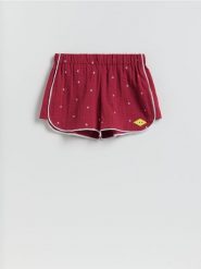 Bawełniane szorty z haftem - czerwony. Czerwone szorty damskie Reserved, l, bez wzorów, z bawełny. Za 159.99 zł.