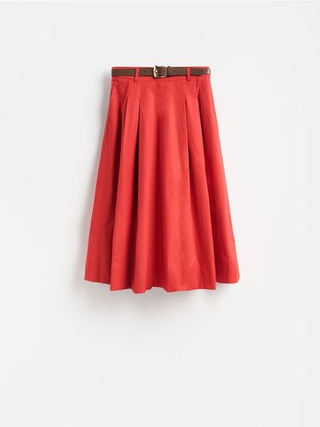 Spódnica midi z paskiem - czerwony. Czerwone spódnice damskie Reserved, l, bez wzorów, z bawełny, midi, rozkloszowane. Za 149.99 zł.
