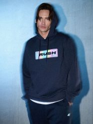 4F Bluza dresowa regular z kapturem męska - granatowa L. Niebieskie bluzy sportowe męskie 4f, l, bez wzorów, z dresówki, z kapturem, na fitness i siłownię. Za 269.99 zł.