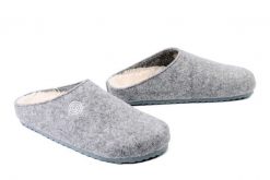 DR. BRINKMANN 320261-91 hellgrau, kapcie damskie. Szare kapcie damskie Dr. Brinkmann, bez wzorów. Za 146.07 zł.