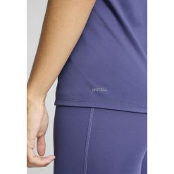 Damska koszulka bez rękawów TAD ESSENTIALS o kroju bokserki PUMA Blue Crystal. Niebieskie koszulki sportowe damskie Puma, m, bez wzorów, bez kołnierzyka, bez ramiączek, do biegania. Za 145.50 zł.