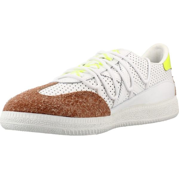 Buty MUNICH 8297001M Biały. Białe obuwie sportowe damskie munich, trekkingowe. Za 569.99 zł.