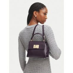 Torebka Furla. Fioletowe torebki do ręki damskie Furla, bez wzorów, klasyczne, bez dodatków. Za 1,779.00 zł.
