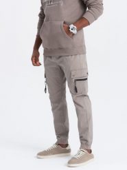 Męskie spodnie JOGGERY z zapinanymi kieszeniami cargo - ciemnobeżowe V2 OM-PAJO-0125 - XXL. Brązowe spodnie materiałowe męskie Ombre Clothing, l, bez wzorów, z bawełny. Za 107.99 zł.