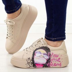 Beżowe skórzane sneakersy damskie na platformie Filippo Dp6835/25. Brązowe obuwie sportowe damskie Filippo, bez wzorów, ze skóry, trekkingowe. Za 239.00 zł.