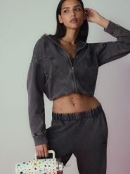 4F Bluza dresowa regular z kapturem damska - szara L. Szare bluzy damskie 4f, l, bez wzorów, z dresówki, z kapturem, na fitness i siłownię. Za 199.99 zł.
