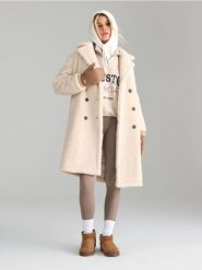 Płaszcz z misia - kremowy. Białe płaszcze damskie Sinsay, l, bez wzorów, długie, bez kaptura. Za 139.99 zł.