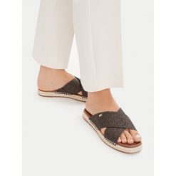 Klapki MICHAEL Michael Kors. Brązowe espadryle damskie MICHAEL Michael Kors, bez wzorów, bez obcasa, bez zapięcia. Za 337.99 zł.