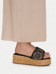 Guess Klapki FLJBIA FAL04 Czarny. Czarne espadryle damskie Guess, z aplikacjami, z materiału, bez obcasa, bez zapięcia. Za 334.99 zł.