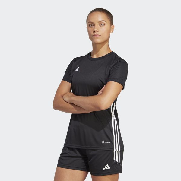 Tabela 23 Jersey. Białe koszulki sportowe damskie Adidas, xl, bez wzorów, z jersey, sportowe, bez kołnierzyka. Za 70.00 zł.