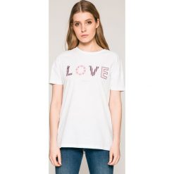 Femi Stories - Top Heart. Białe t-shirty damskie Femi Stories, l, bez wzorów, z bawełny, casualowe, bez kołnierzyka. W wyprzedaży za 59.90 zł.