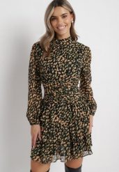 Beżowo-Zielona Rozkloszowana Sukienka Mini w Modny Print Ozdobiona Brokatem Ifigentta. Brązowe sukienki damskie Born2be, na imprezę, l, bez wzorów, wizytowe, bez kołnierzyka, bez ramiączek, mini, rozkloszowane. Za 159.99 zł.