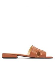 Furla Klapki Summer YJ34SUM X30000 RY000 Brązowy. Brązowe klapki damskie Furla, bez wzorów, ze skóry, bez obcasa. Za 669.99 zł.