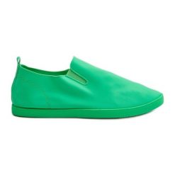 Damskie Tenisówki Trampki Slip-On Zielone Lovinia. Zielone trampki i tenisówki damskie bez wzorów, klasyczne, bez zapięcia. Za 95.05 zł.