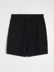 Bawełniane szorty cargo - czarny. Czarne szorty męskie Sinsay, m, bez wzorów, z bawełny. Za 59.99 zł.