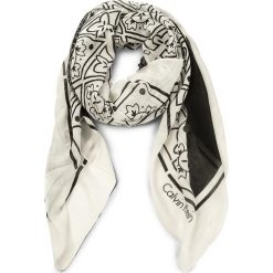 Szal CALVIN KLEIN - Bandana Print Scarf K60K604249 101. Szaliki męskie marki Calvin Klein. W wyprzedaży za 199.00 zł.