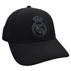 Czapka z daszkiem Real Madryt - oficjalna licencjonowana. Czarne czapki i kapelusze męskie Real Madrid, bez wzorów, sportowe. Za 109.00 zł.