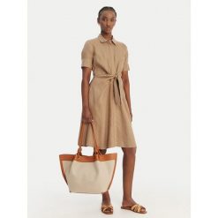 Torebka Coccinelle. Brązowe torebki do ręki damskie Coccinelle, bez wzorów, bez dodatków. Za 1,549.00 zł.