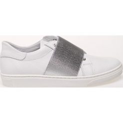 CheBello - Tenisówki. Trampki i tenisówki damskie marki bonprix. W wyprzedaży za 139.90 zł.