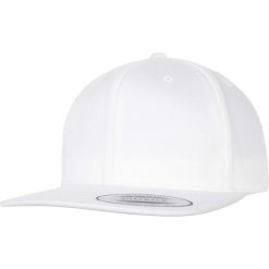 Czapka Z Daszkiem Z Bawełny Organicznej. Białe czapki i kapelusze damskie FLEXFIT, bez wzorów, z bawełny. Za 75.99 zł.