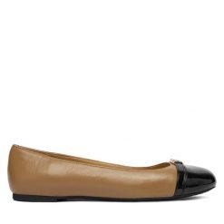 Baleriny MICHAEL Michael Kors. Brązowe baleriny damskie MICHAEL Michael Kors, bez wzorów, bez obcasa. Za 419.99 zł.
