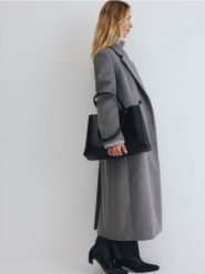 Skórzana torebka shopper - czarny. Czarne torebki shopper damskie Reserved, bez wzorów, ze skóry, bez dodatków. W wyprzedaży za 179.99 zł.