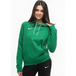 Bluza sportowa damska Nike Wmns Park 20 Fleece. Białe bluzy damskie Nike, xs, bez wzorów, z kapturem, na fitness i siłownię. W wyprzedaży za 215.55 zł.
