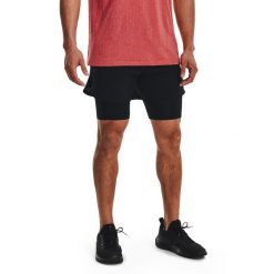 Spodenki męskie Under Armour Peak Woven 2in1. Czarne krótkie spodenki sportowe męskie Under Armour, m, bez wzorów, na fitness i siłownię. W wyprzedaży za 273.00 zł.