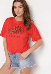 Czerwony T-shirt Ściągany na Dole Troczkiem z Cyrkoniami i Nadrukiem Moasstra. Czerwone bluzki damskie Born2be, z aplikacjami, z jeansu, bez kołnierzyka. Za 64.99 zł.
