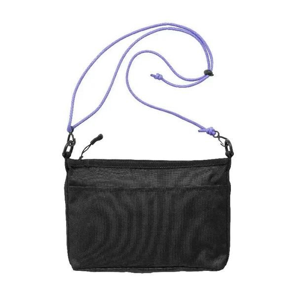 Torba na ramię Mizuno Waso. Czarne torby na laptopa męskie Mizuno, bez wzorów, z materiału, biznesowe, na ramię, małe. Za 133.50 zł.