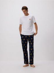 Dwuczęściowa piżama z nadrukiem - biały. Białe piżamy męskie Reserved, l, bez wzorów, z bawełny, bez ramiączek. Za 139.99 zł.