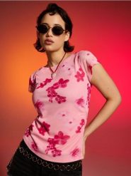 Koszulka z motywem kwiatowym - wielobarwny. T-shirty damskie Sinsay, l, bez wzorów, bez kołnierzyka. Za 29.99 zł.