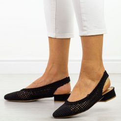 Czarne baleriny damskie T.Sokolski 334. Czarne baleriny damskie Sokolski, na lato, bez wzorów, z jeansu, biznesowe, bez obcasa, na obcasie. Za 159.00 zł.