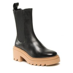 Botki GINO ROSSI. Czarne botki damskie Gino Rossi, bez obcasa, na słupku, bez zapięcia. Za 219.99 zł.