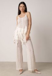 Beżowy Rustykalny Komplet z Koronką i Falbankami Top i Szerokie Spodnie Pretissa. Brązowe spodnie materiałowe damskie Born2be, m, z aplikacjami, z koronki. Za 119.99 zł.