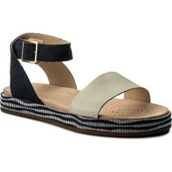 Sandały CLARKS - Botanic Ivy 261319614 Navy Combi. Klapki damskie Clarks. W wyprzedaży za 209.00 zł.