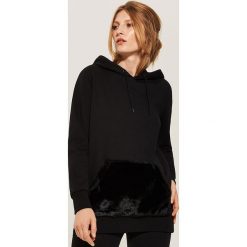 Bluza z ozdobną kieszenią - Czarny. Czarne bluzy damskie House. Za 69.99 zł.
