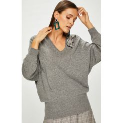 Liu Jo - Sweter. Swetry damskie marki Liu Jo. W wyprzedaży za 399.90 zł.