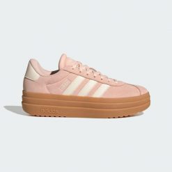 Buty VL Court Bold. Czerwone obuwie sportowe damskie Adidas, bez wzorów, na fitness i siłownię. Za 352.00 zł.