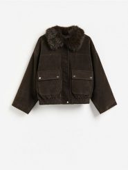 Kurtka z futrzanym kołnierzem - ciemnobrązowy. Brązowe kurtki damskie Reserved, l, bez wzorów, z futra, bez kaptura. Za 279.99 zł.