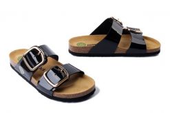 DR. BRINKMANN 700717-01 schwarz, klapki damskie. Czarne klapki damskie Dr. Brinkmann, bez wzorów, bez obcasa. Za 247.92 zł.