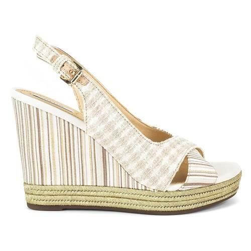 Buty do chodzenia damskie Geox Janira. Brązowe sandały damskie Geox, bez wzorów, z materiału, bez obcasa, bez zapięcia. Za 579.00 zł.