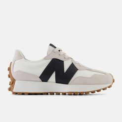 Buty damskie New Balance 327 beżowe. Brązowe obuwie sportowe damskie New Balance, bez wzorów, z materiału, do biegania. Za 619.00 zł.