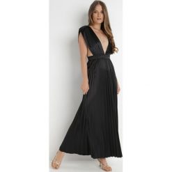 Czarna Sukienka Aedice. Czarne sukienki damskie Born2be, l, bez wzorów, eleganckie, bez kołnierzyka, bez ramiączek, maxi, rozkloszowane. Za 29.99 zł.