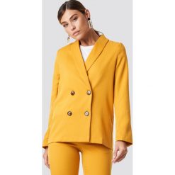 NA-KD Classic Dwurzędowa marynarka oversize - Yellow. Żakiety damskie marki NA-KD Classic. W wyprzedaży za 101.47 zł.